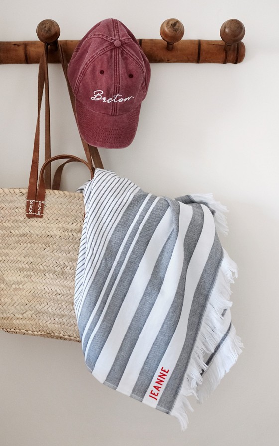 Fouta de plage brodée Capitale - Personnalisable