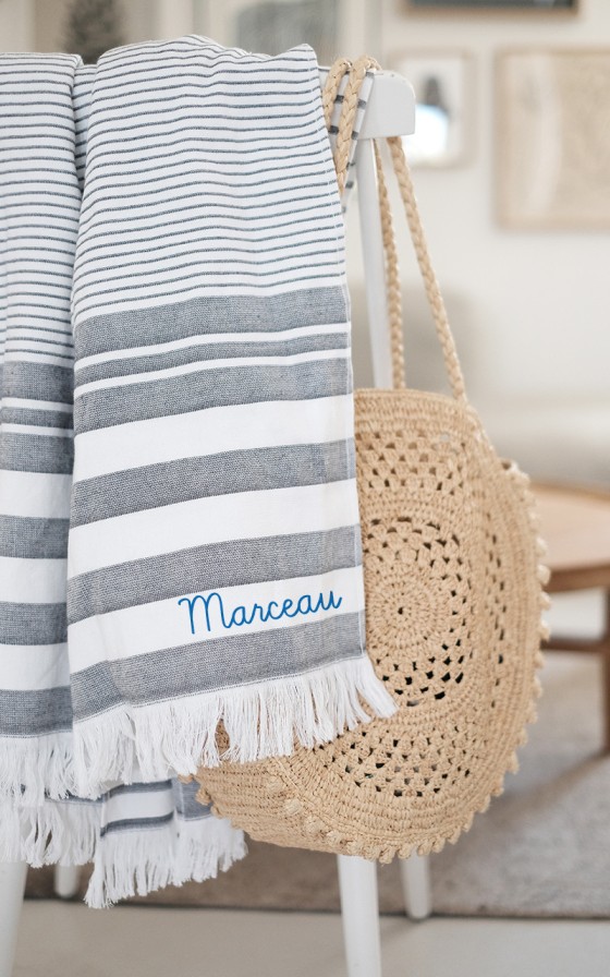 Fouta de plage brodée Manuscrite - Personnalisable