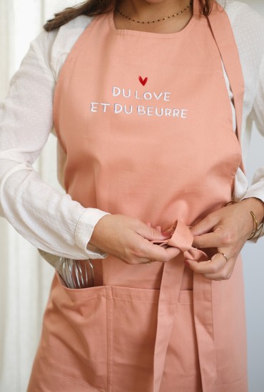 Tablier brodé Du beurre et du love