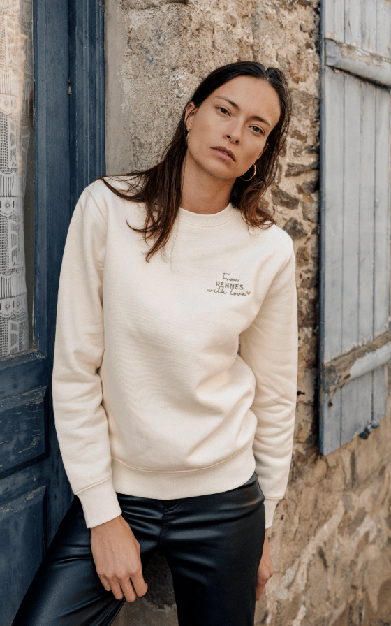 Sweat femme brodé With love - Personnalisable