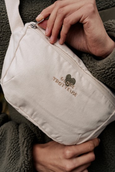 Sac banane beige brodée...