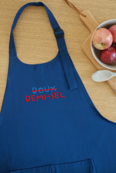 Tablier brodé Doux - Demi-sel