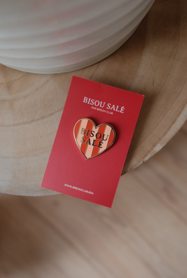 Pin's Coeur rayé Bisou salé