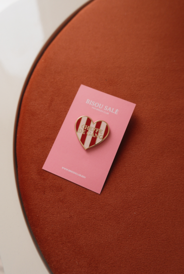 Pin's Coeur rayé Cheffe de...