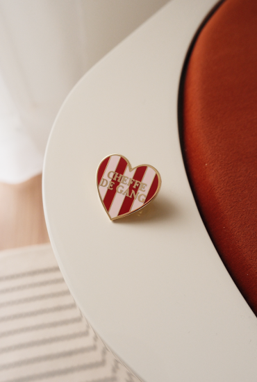 Pin's Coeur rayé Cheffe de...