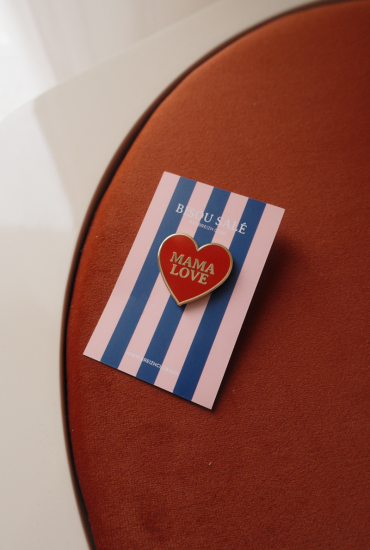 Pin's Coeur rouge Mama love