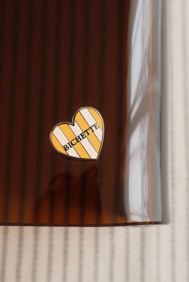 Pin's Coeur rayé Bichette