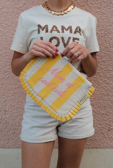 Pochette à volant rayée...
