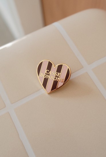 Pin's Coeur Casse bonbons