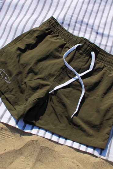Short de bain brodé Requin