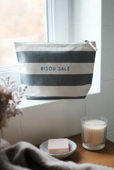 Pochette marinière brodée Bisou salé
